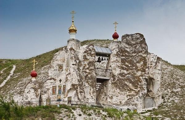 Svätý kláštor v Kostomarove - kláštor svätého Spasiteľa