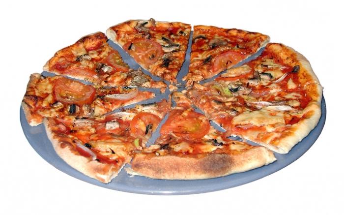 Poďme odpovedať na otázku, koľko kalórií v pizze?